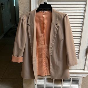 TAN OVERSIZED BLAZER